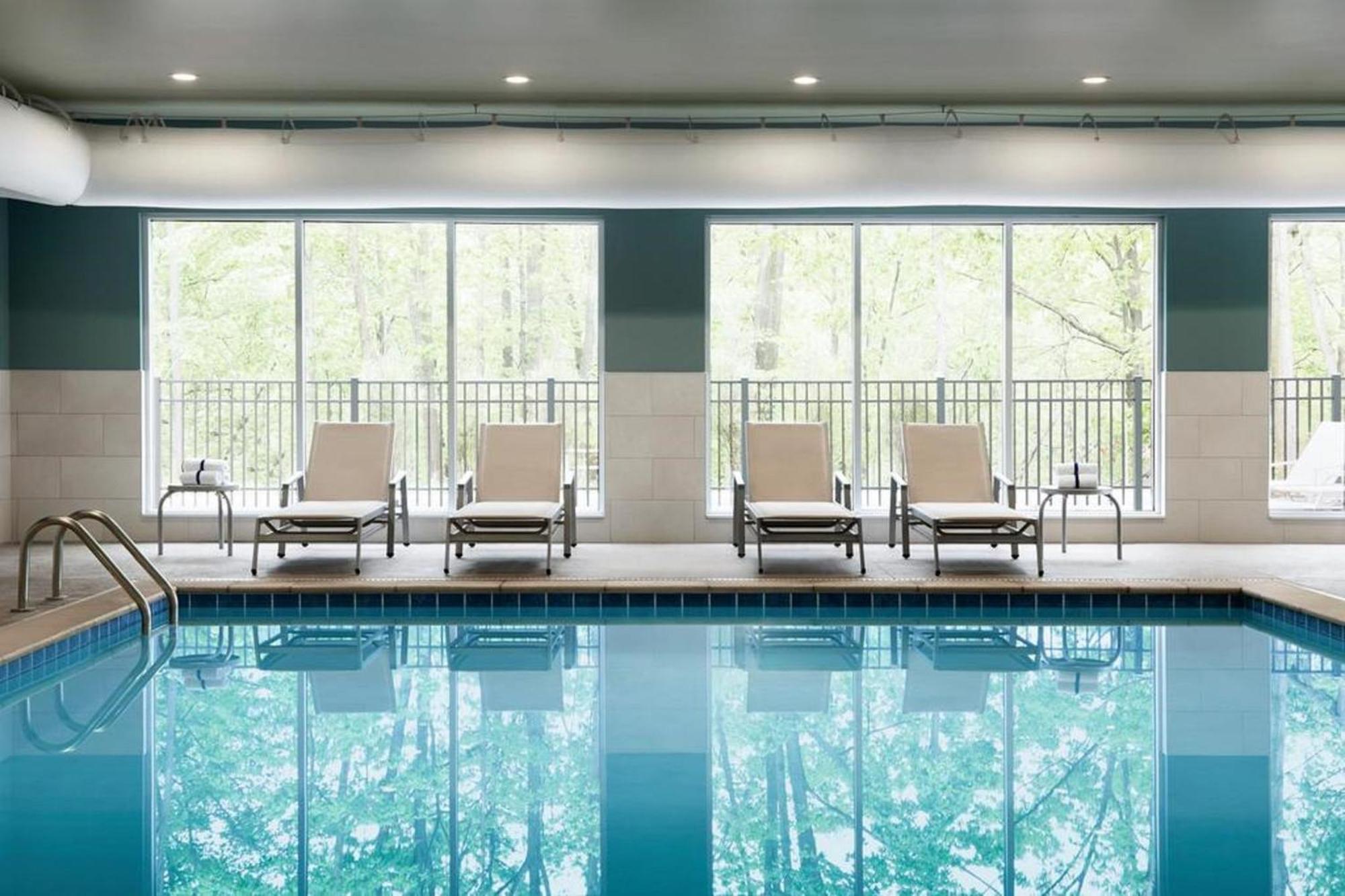 Holiday Inn Express & Suites Chicago - Oak Forest By Ihg Екстер'єр фото